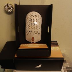 !! Gaming Mouse  Capetown  Ultralight  2 New