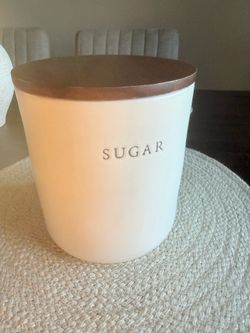 Sugar canister