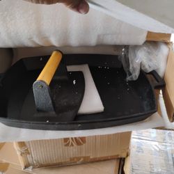 New Cast Iron Pan & Press 