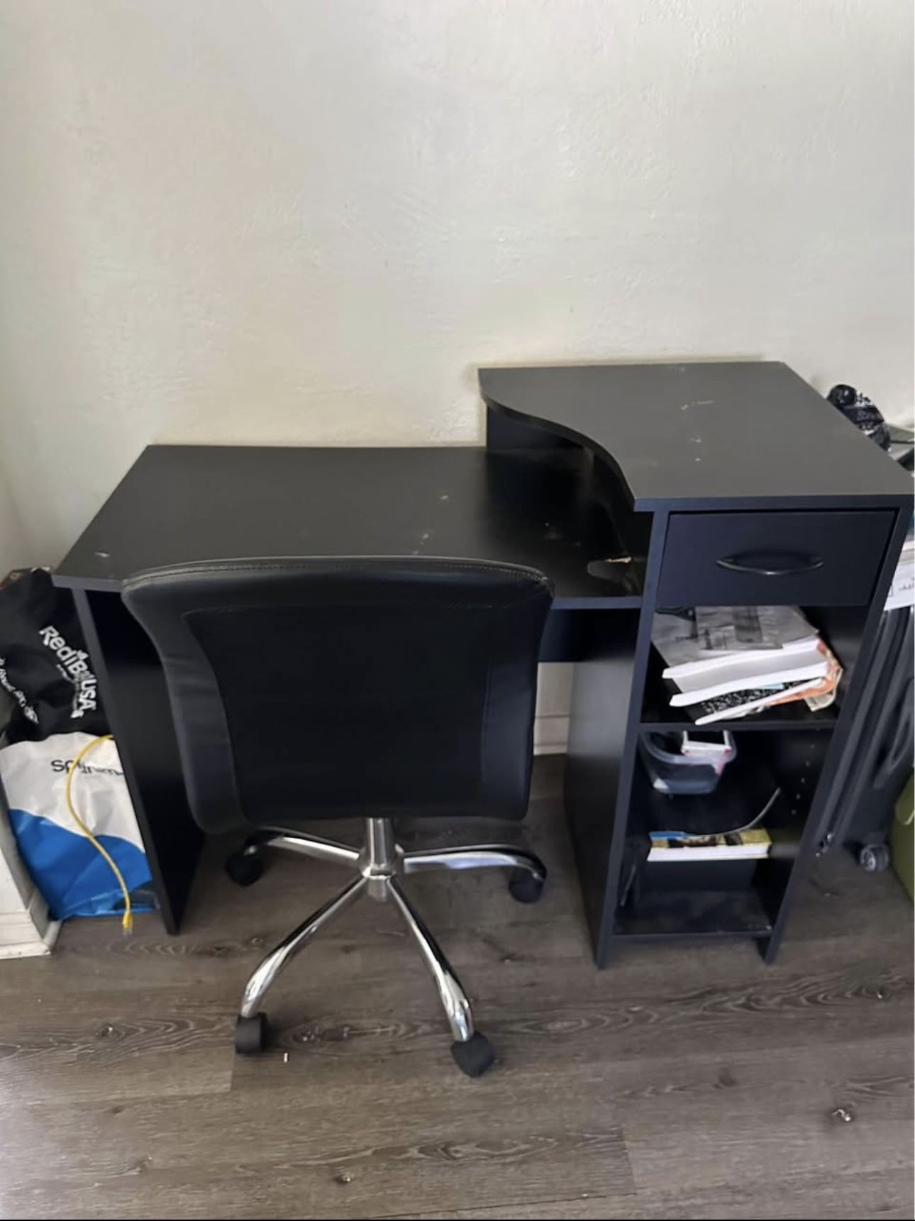 Desk And Rolly Chair