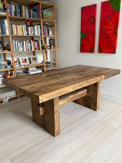 Mesa de comedor
rectangular
Emmerson de
madera maciza
reciclada de West
Elm