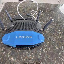 Linksys WRT1900AC Dual-Band Wireless Router 