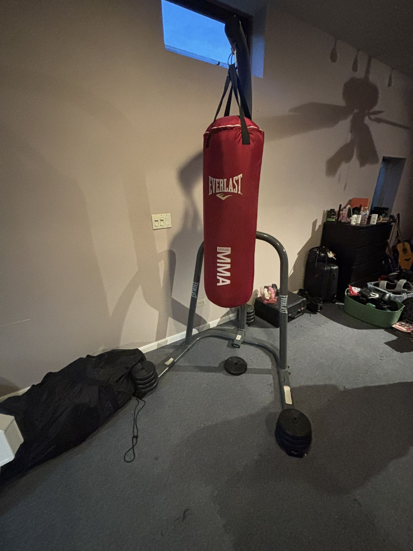90lb Mma Everlast Punching Bag + Stand