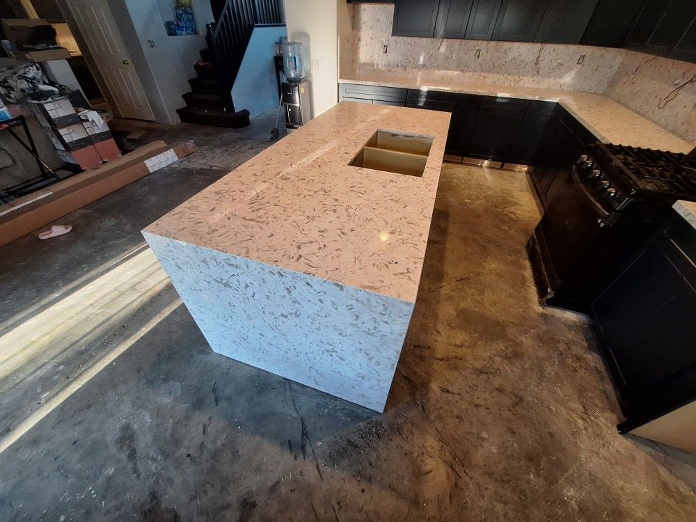 Late 19th Century Famille Rose Chinese Export PlateLaundry Kitchen Quart Cabinets Granito 