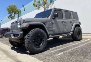 JEEP 2.5 lift with 35 n 17s installed set of four for $2395