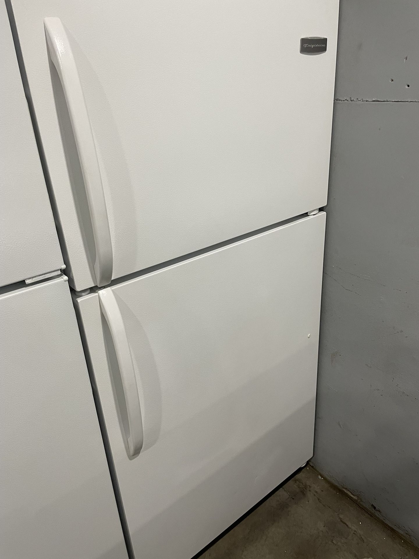 Frigidaire Fridge 