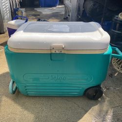 Retro Igloo Cooler