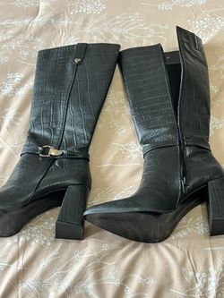 Women Lather Black Boots Size 24 .. 7