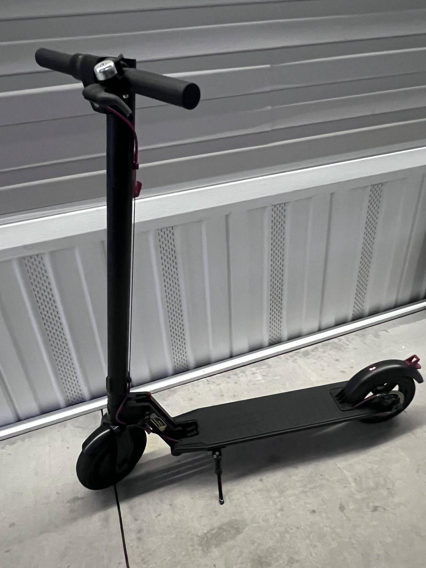 Gotrax GXL V2 Series Electric Scooter for Adults, 8.5"/10" Solid Tire, Max 15 miles 300w