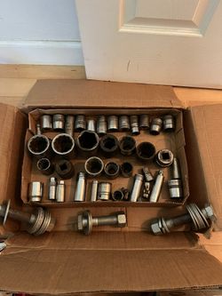 LOTS OF HEAVY DUTY TRUCKERS SOCKETS 