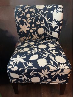 Blue/white floral chair