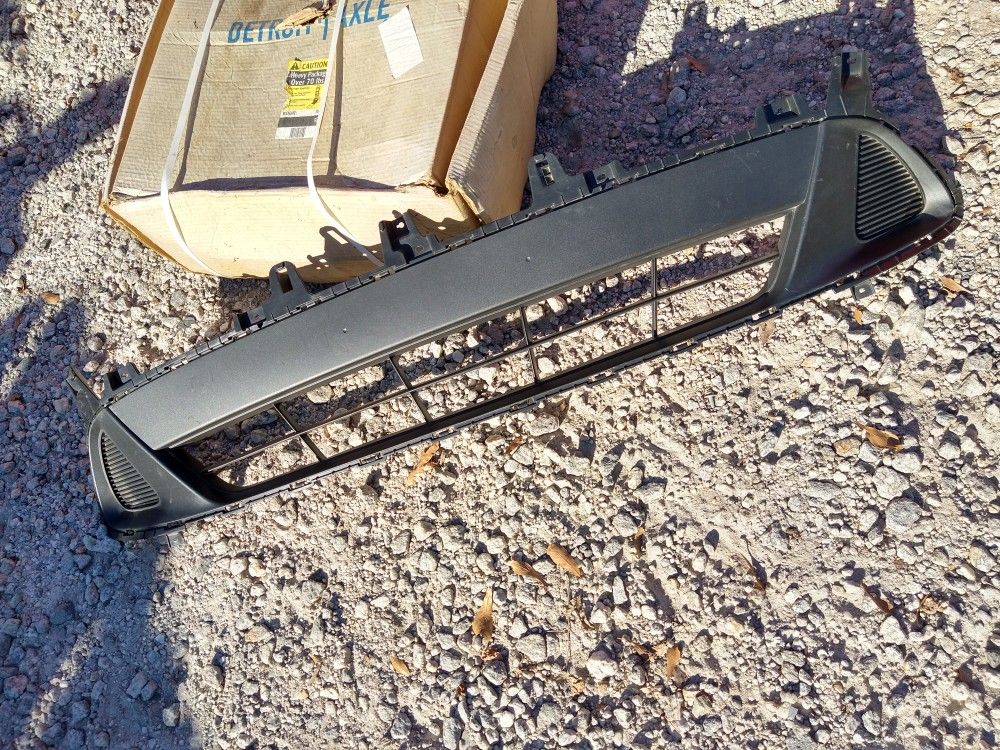 Hyundai or Kia front bumper lower Grill
