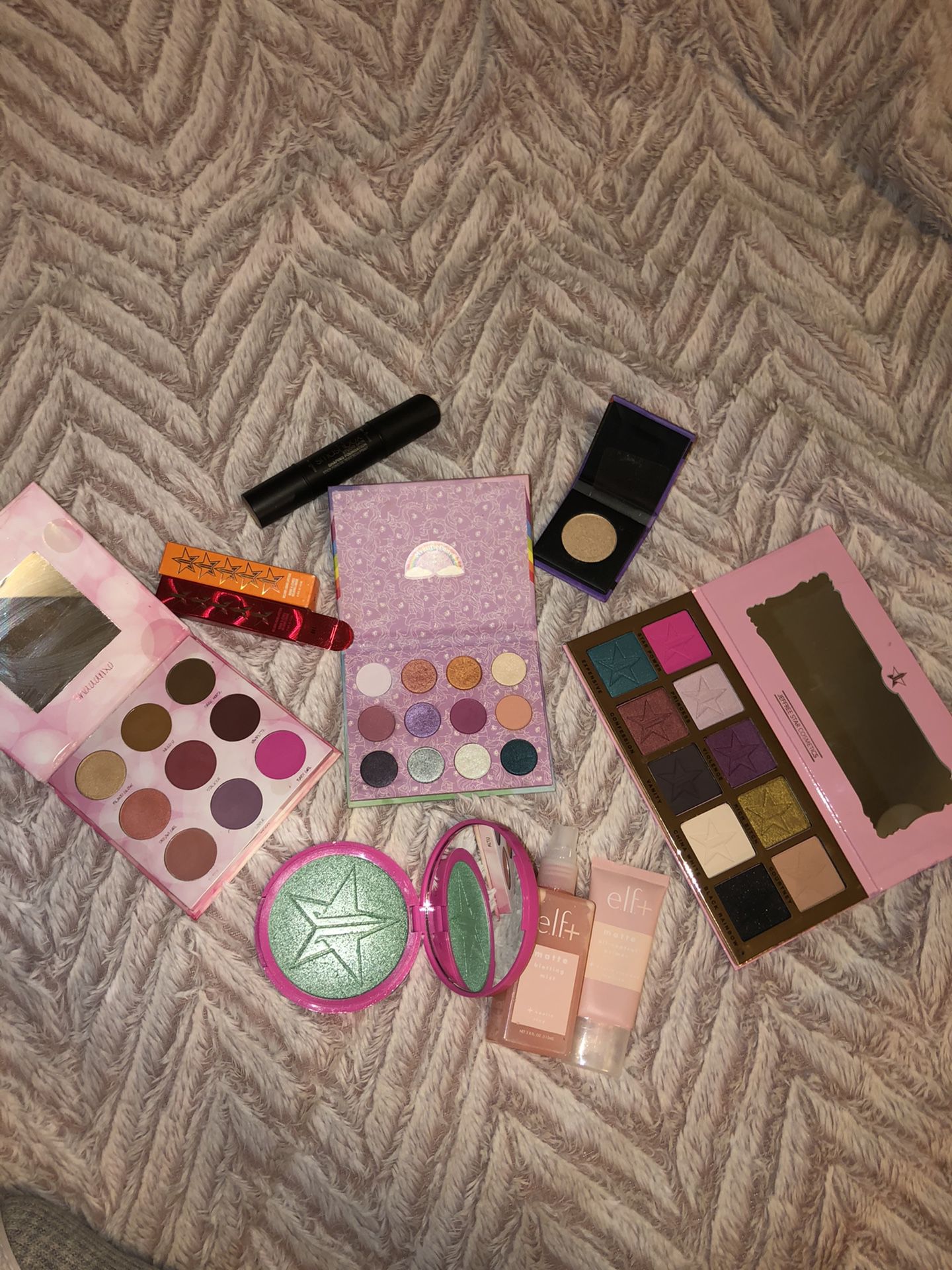 Makeup bundle