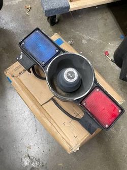 Vintage Style Police Siren Speaker w/ Federal Signal Strobe Lights Cro