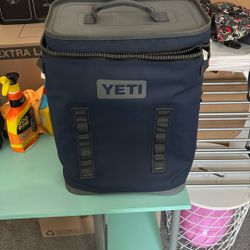 YETI Hopper Backflip 24 Backpack Cooler, Navy