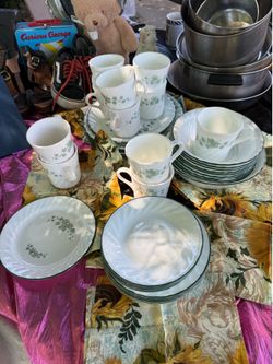 Corelle Callaway Ivy pattern dish set