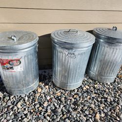 steel trash can 27" tall  - 3 pcs
galvanized steel cans
diameter: 20"
height: 27"
all for $20
