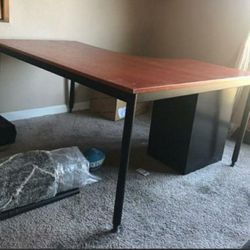 Large desk