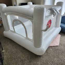 Mini Toddler Bounce House with Pump – Like New