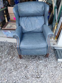Leather lazy boy recliner