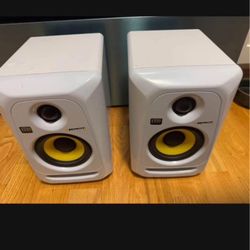 KRK ROKIT 5 G3 5" Powered Studio Monitor - White (Pair) 1 working, 1 not working