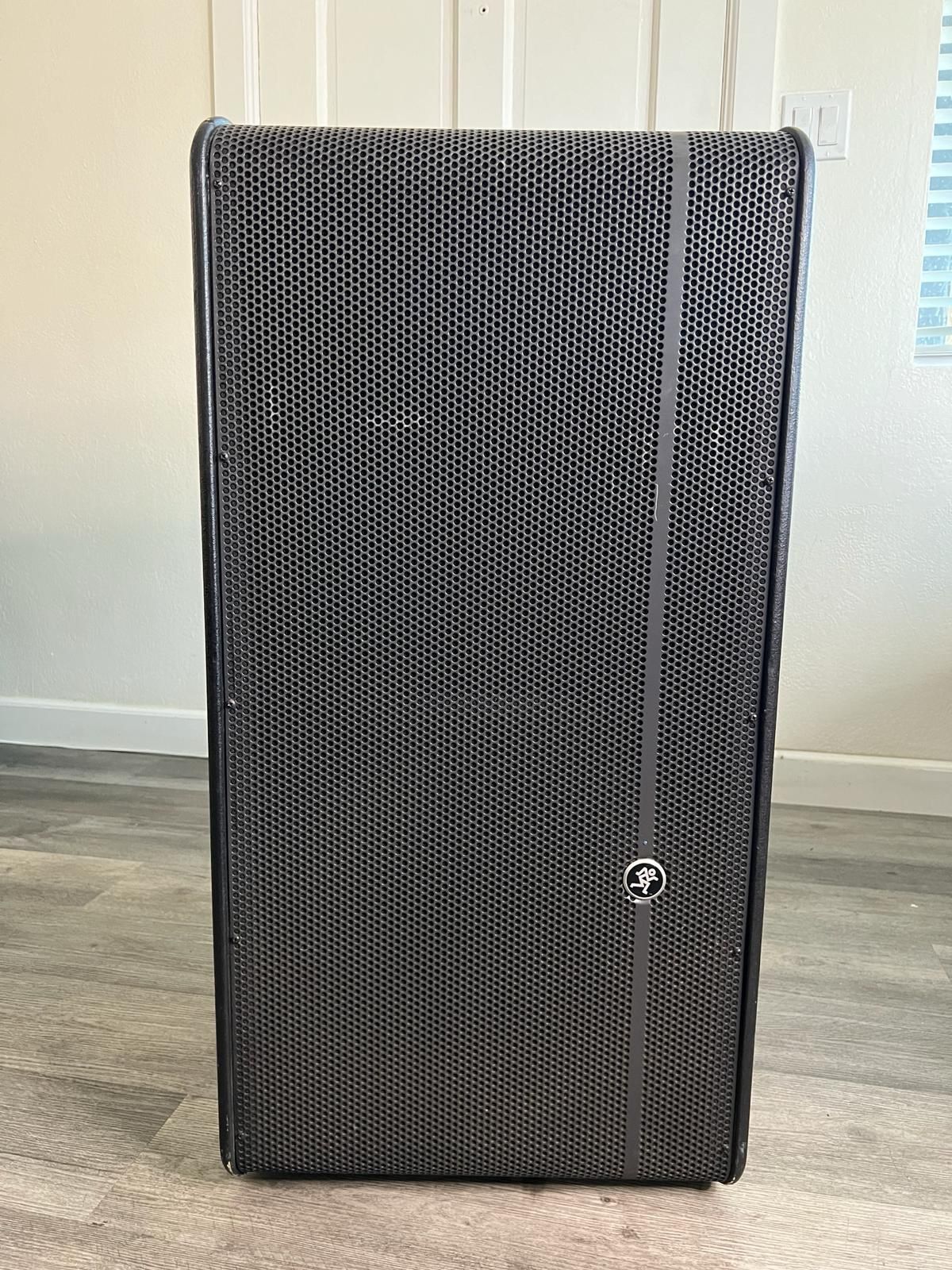 Mackie HD 1531 Powered Speaker
