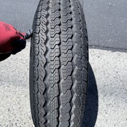 (ONLY 1) 215/85R16 Continental Tire
