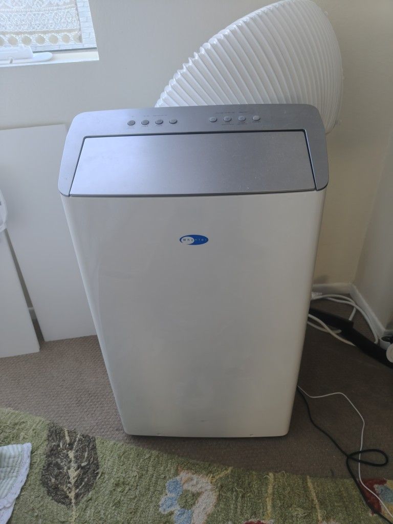 Whynter Dual House AC + Dehumidifier ( Like New)