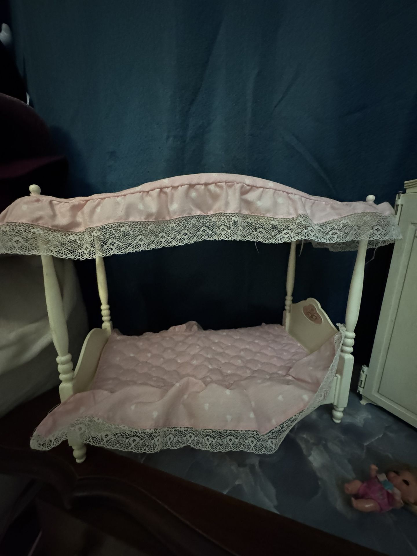 vintage 1982 Mattel Barbie Dream Canopy Bed