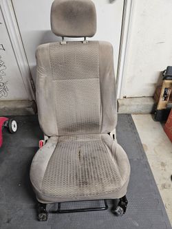 02-03 Mitsubishi lancer Front Seats