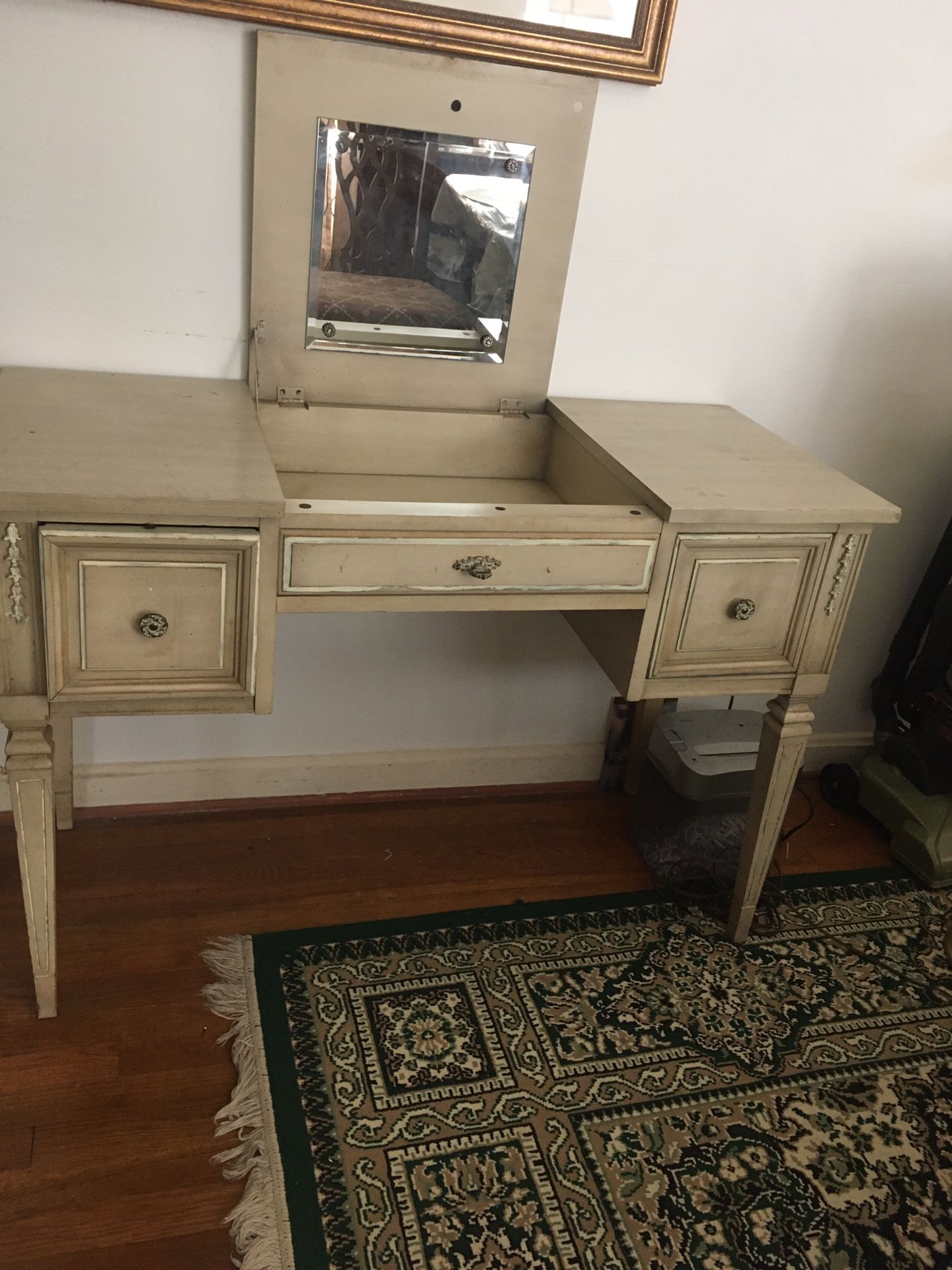 Vintage Vanity table with mirror and drawers