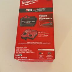 Milwaukee 12.0 Battery & Rapid Charger
