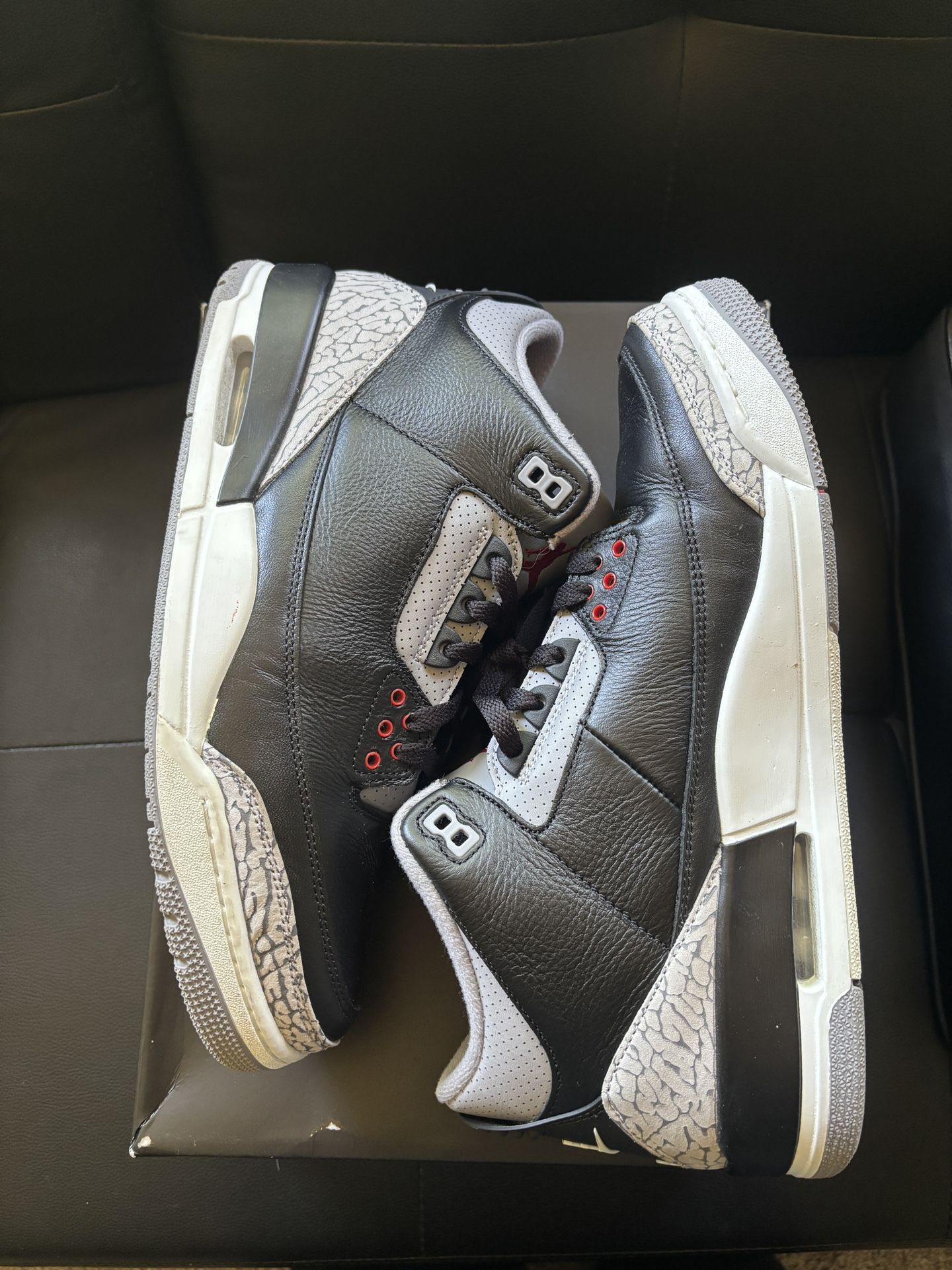 AIR JORDAN 3 “BLACK CEMENT”