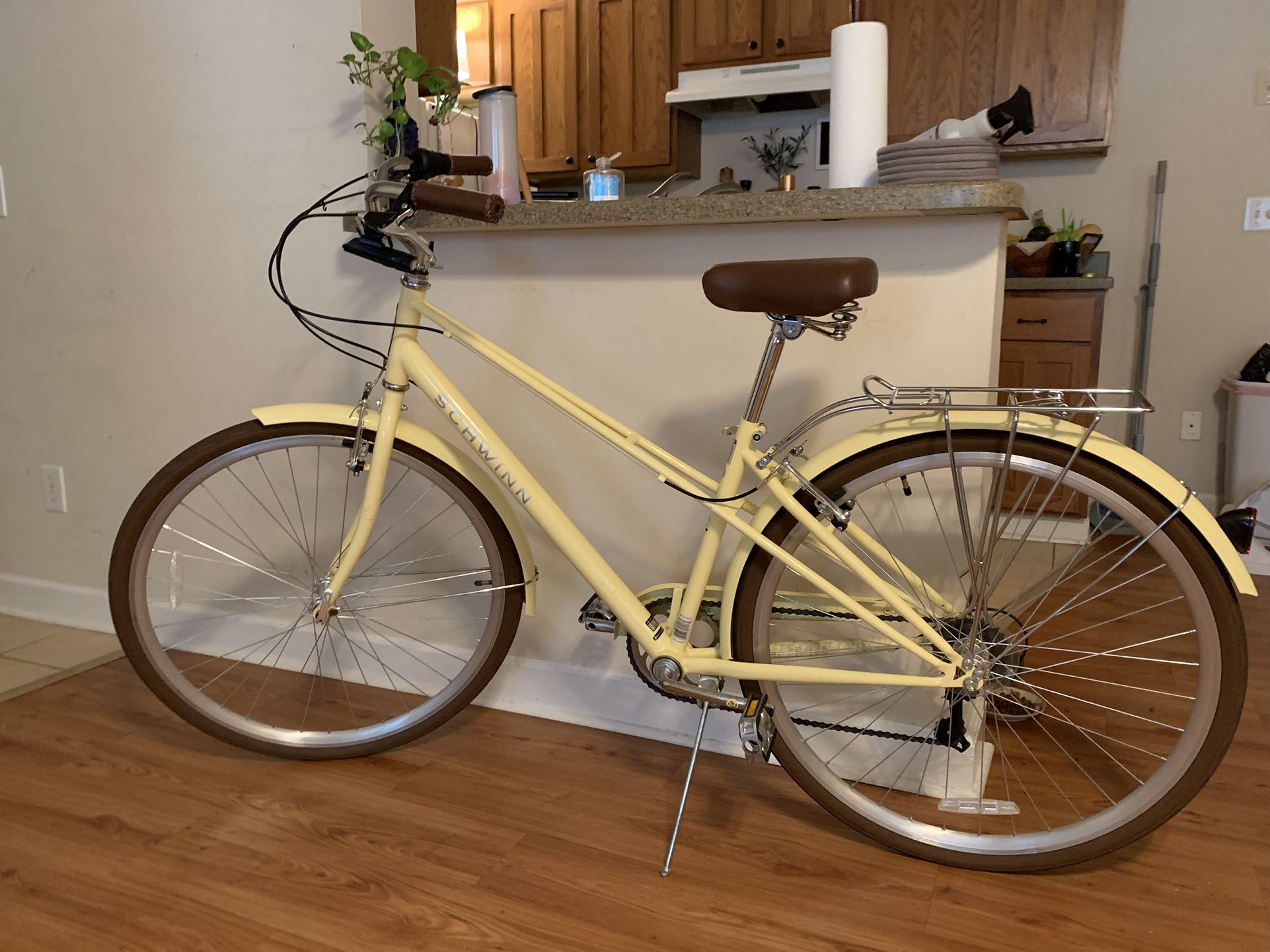 Schwinn Admiral 700c Adult Hybrid Bike, 7 Speed, Unisex Bike