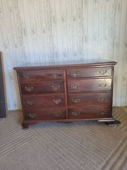 Dresser