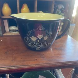 Witch hocus pocus bowl mixing