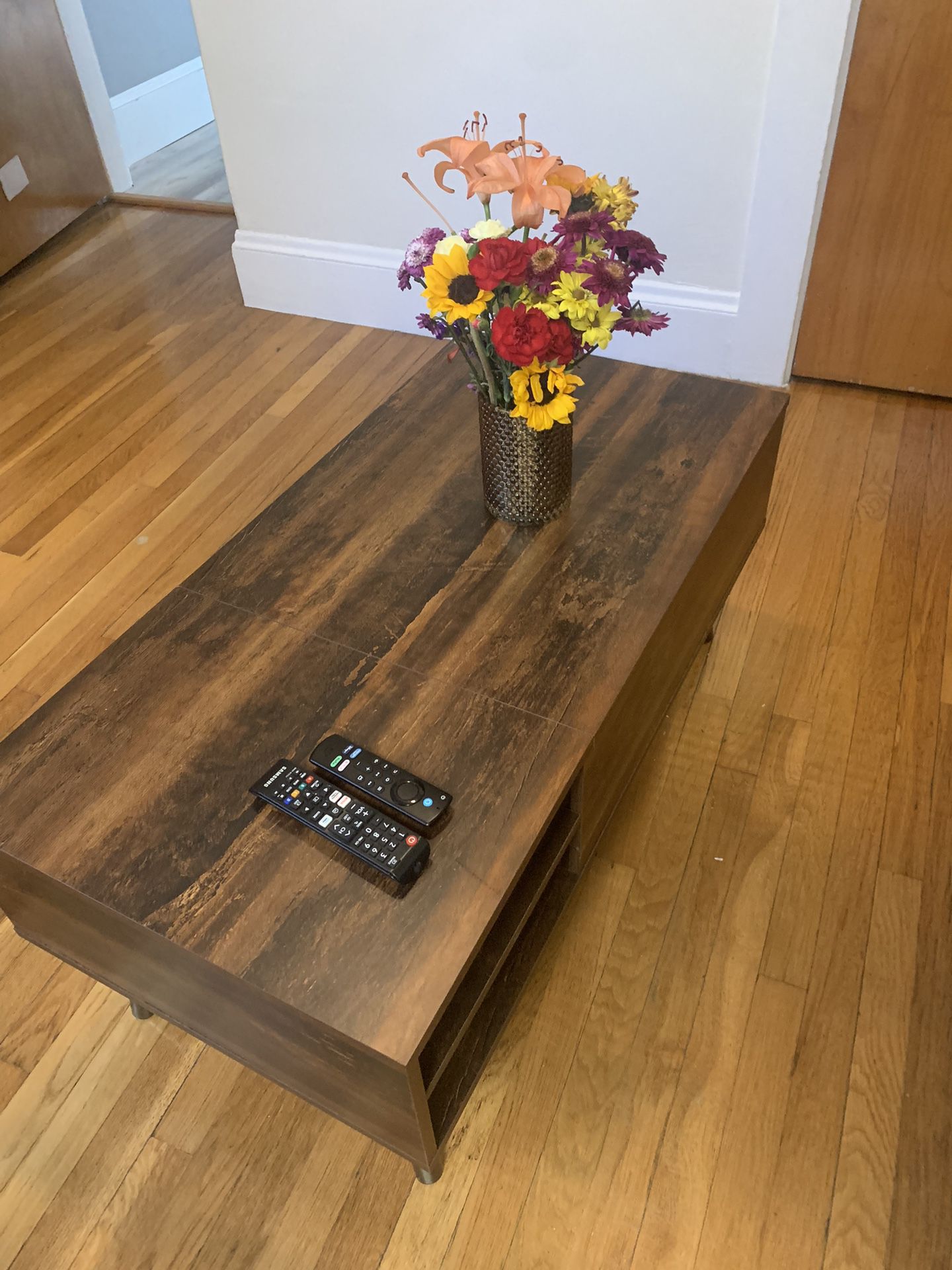 Wood Lift Top Coffee Table 