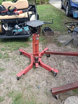 2 ton jack and a tire changer tool