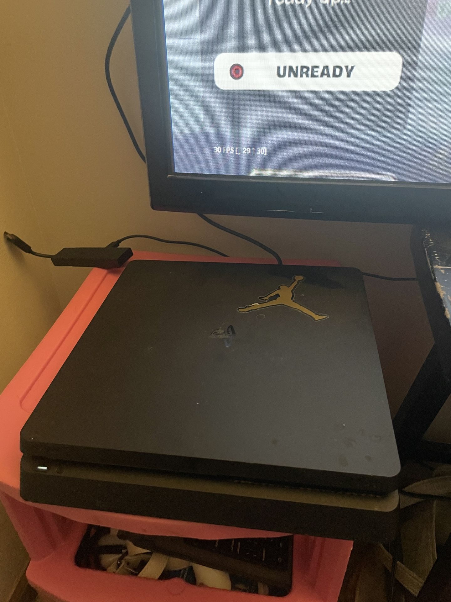 PS4 + Controllers