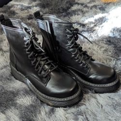 8.5-9 Women's Combat Boots 