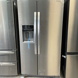 Whirlpool Side By Side Refrigerator In Stainless