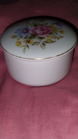Vintage Japanese Floral Porcelain Trinket/Jewelry Box