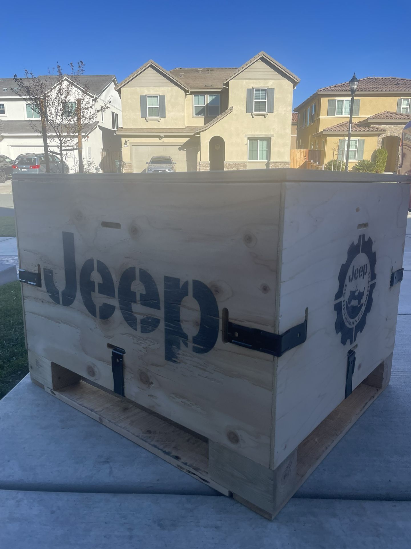 Finished JEEP wooden crate