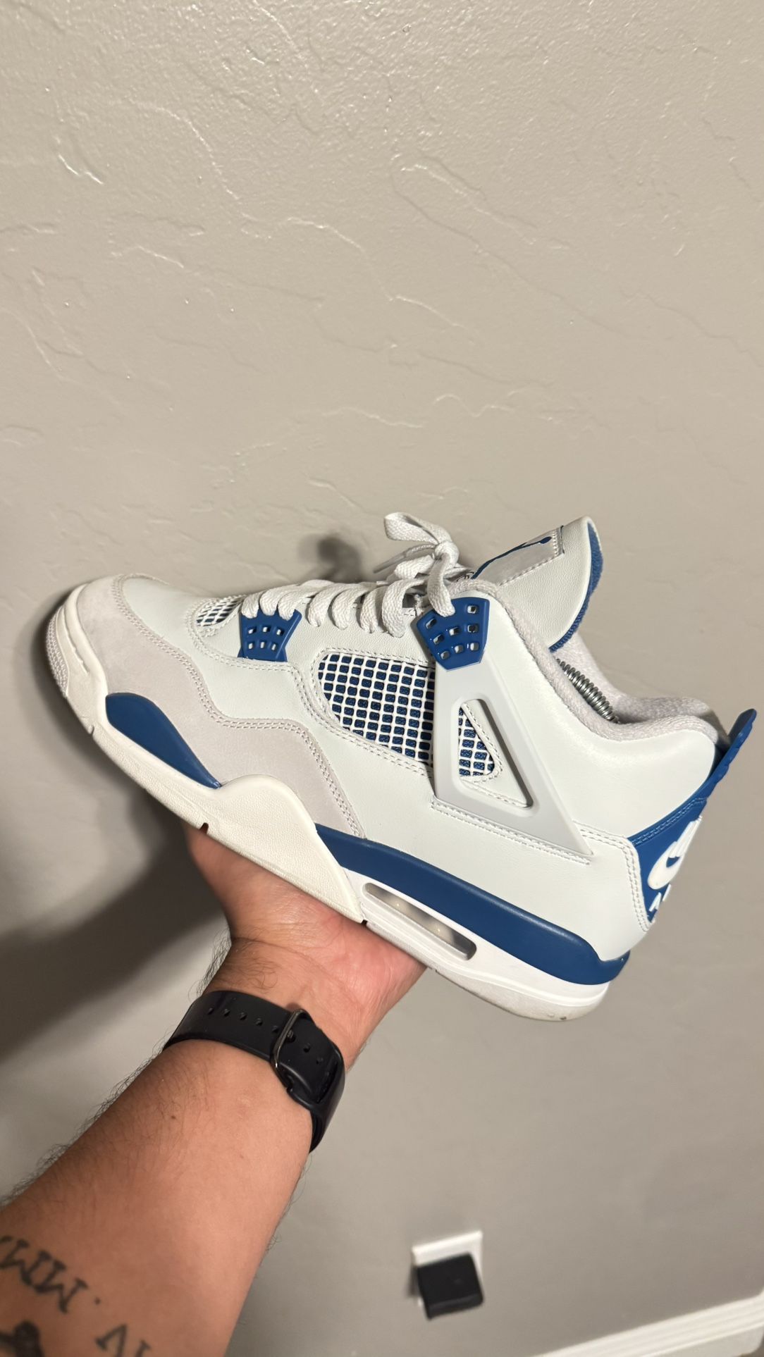 Jordan 4 | Military Blue