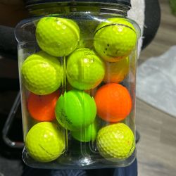 24 Titleist Golfballs