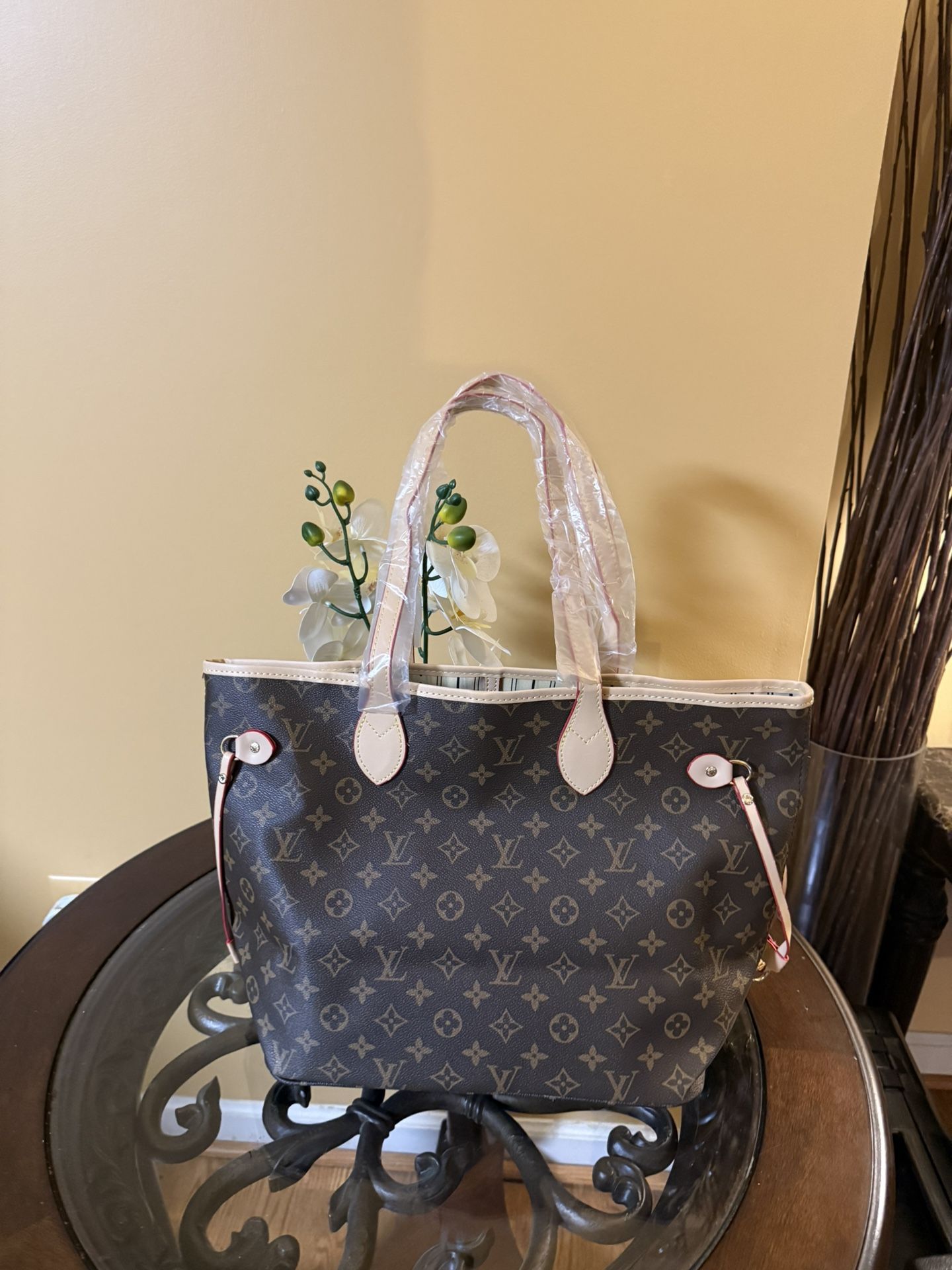 Louis Vuitton Women Monogram Neverfull Tote Bag