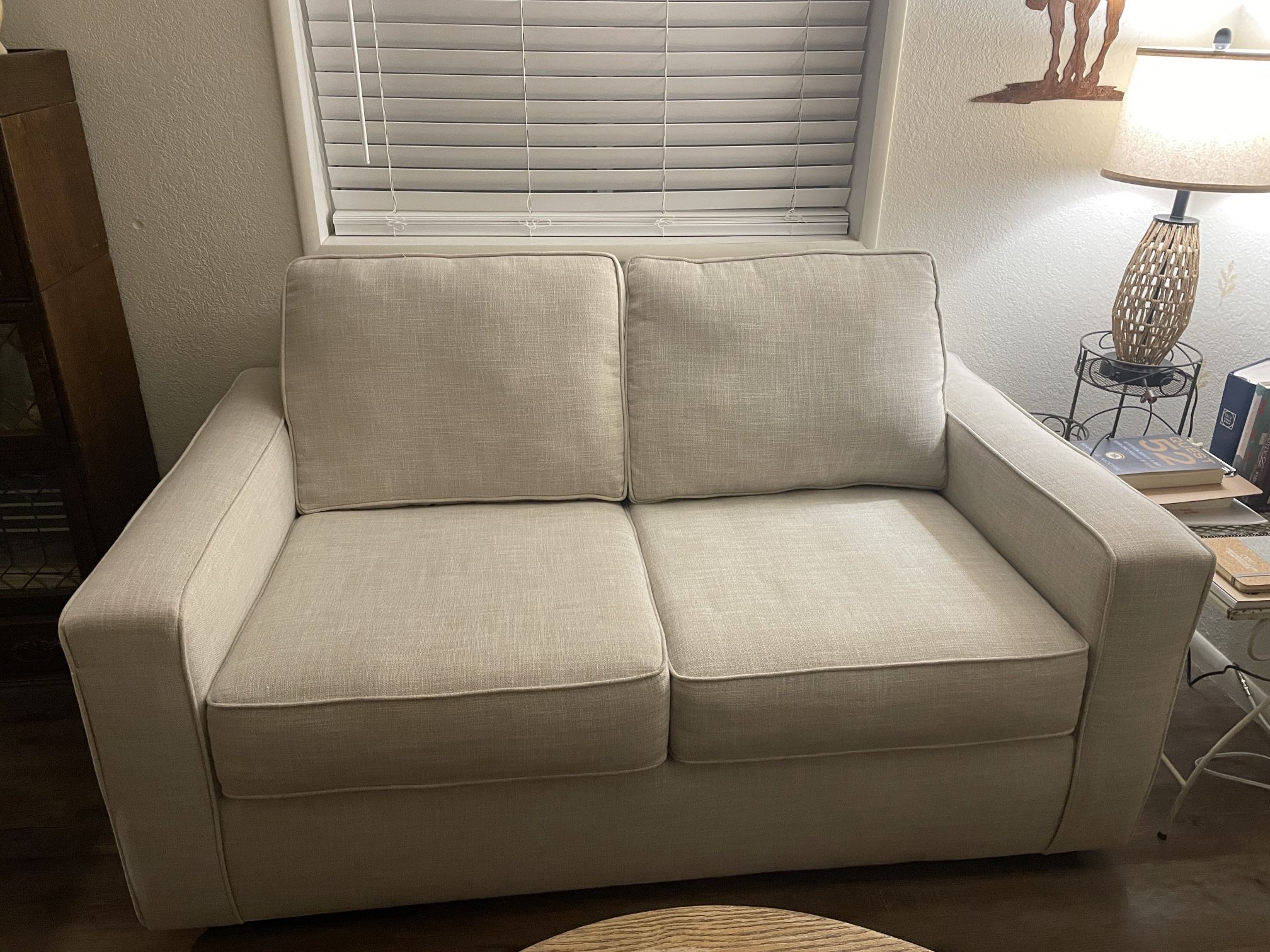 Loveseat 
