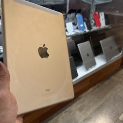 iPad 128GB Cellular Ruth Sim for All Carriers- 5th Gen For School Or games 