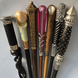 Harry Potter fantastic beast ect wands with boxes