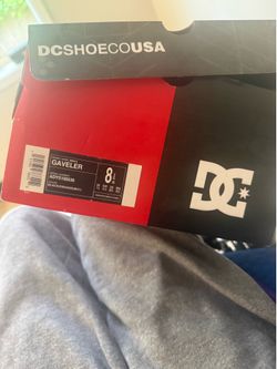 Brand new dc skate shoes